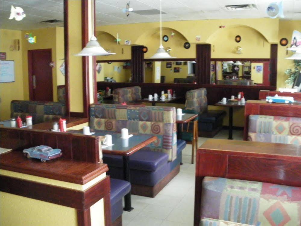 Sundre Motor Inn Luaran gambar